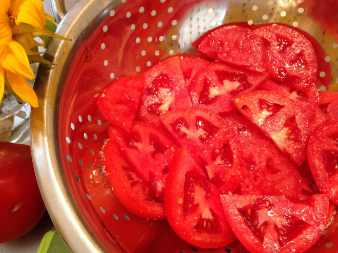 salted tomato slices