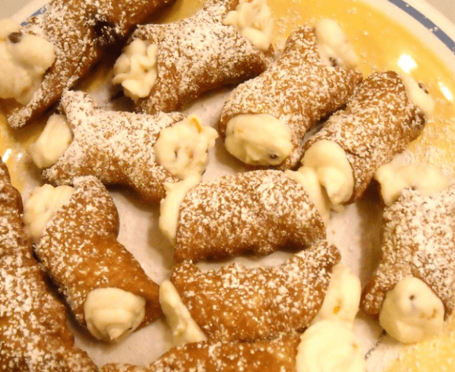 cannoli with fried shells